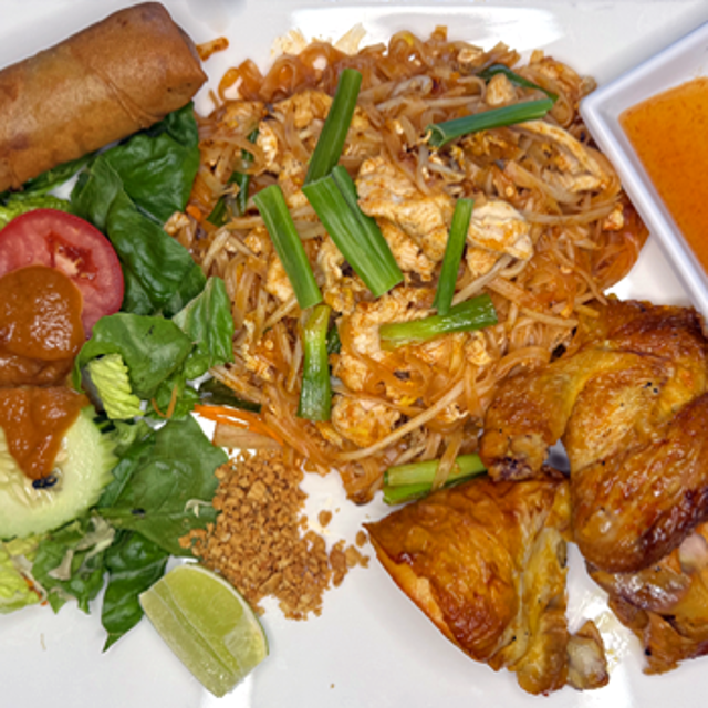 Pad Thai - B.B.Q Chicken